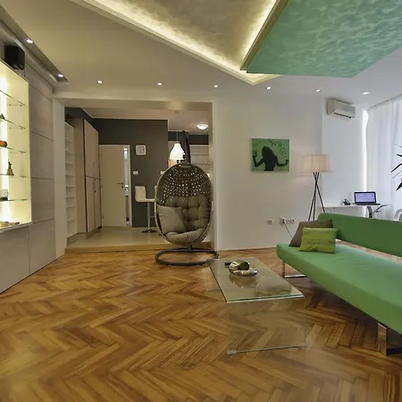 Alek Apartment